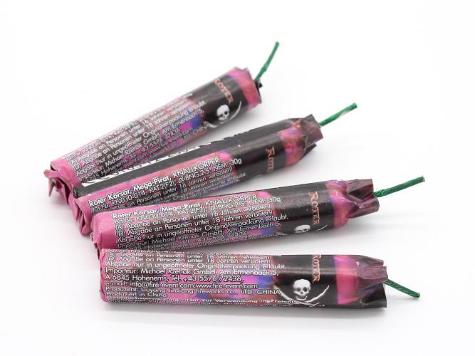 Böller Roter Korsar